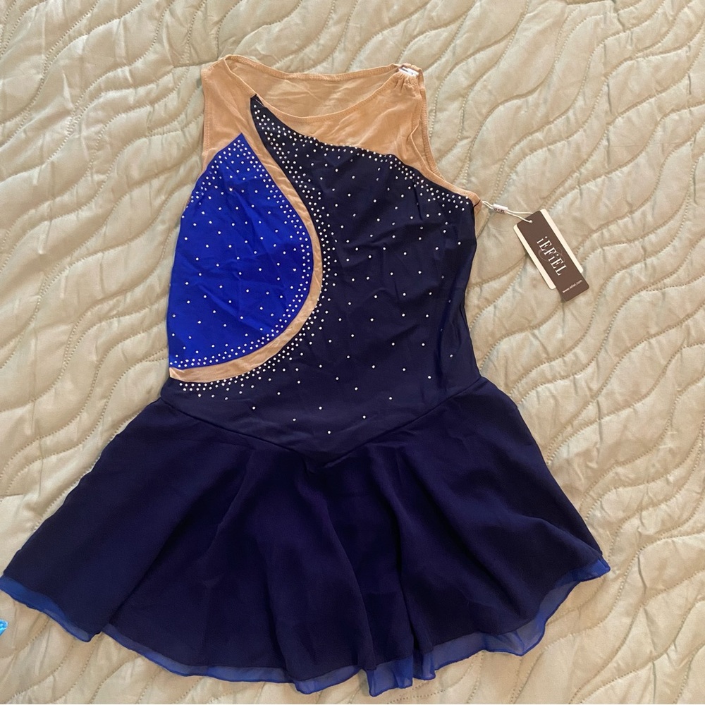 Figure skating dress or dance costume